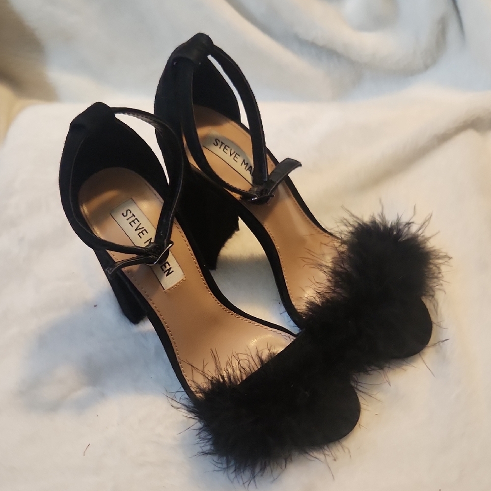 Steve Madden Black Feathered Open-Toe Block Heels